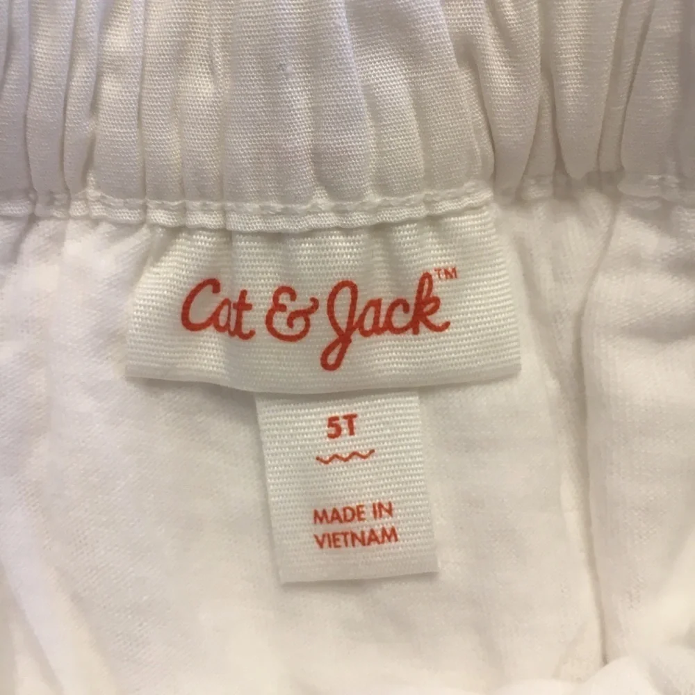 Cat & Jack white skirt w pockets